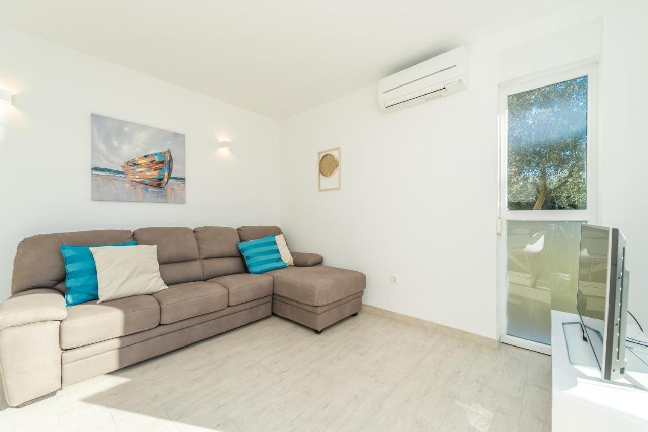 Villa Amfora - First Row By The Sea Bibinje Exterior photo